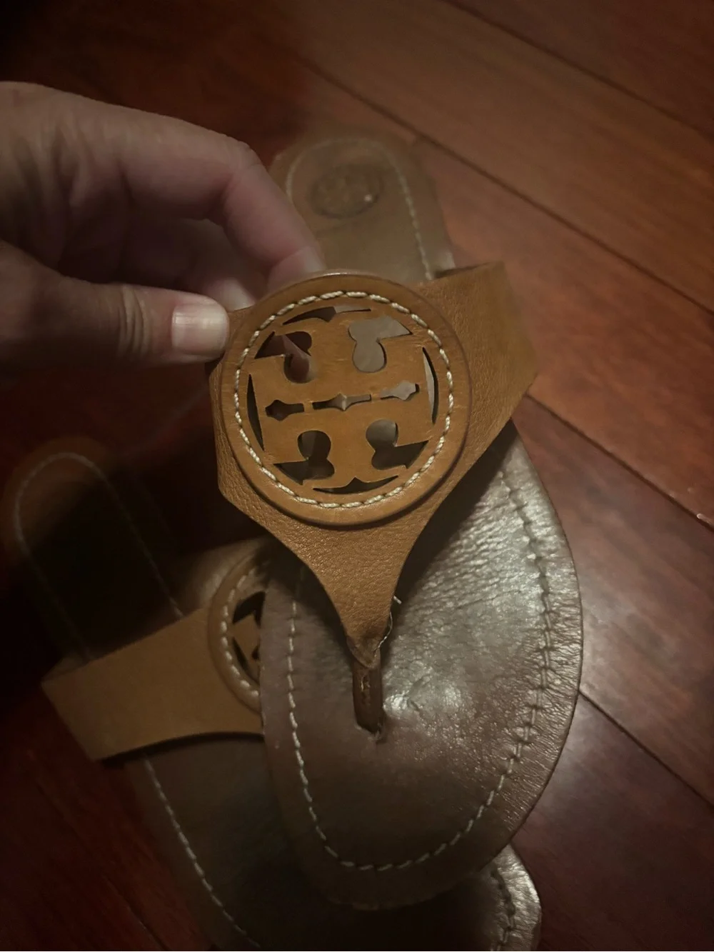 Tory Burch Leather Logo Thong Sandals in Tan